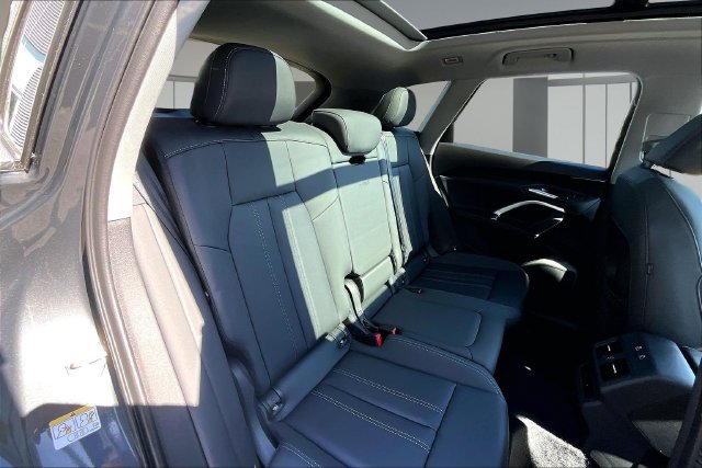 Used 2025 Audi Q5 Premium w/ Convenience Package AWD/4WD image 25