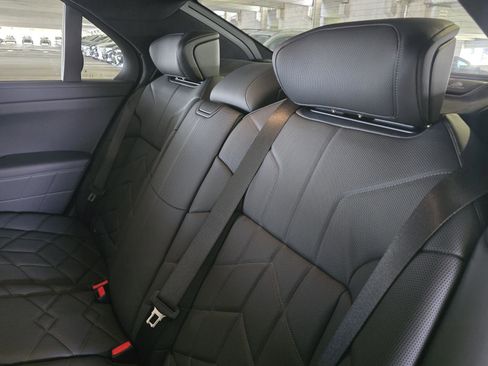 New 2026 BMW i7 xDrive60 w/ Premium Package image 13