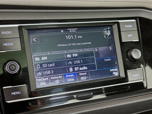 Used 2024 Volkswagen Jetta SE FWD image 15