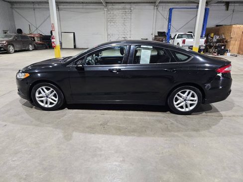 Used 2014 Ford Fusion SE FWD image 5