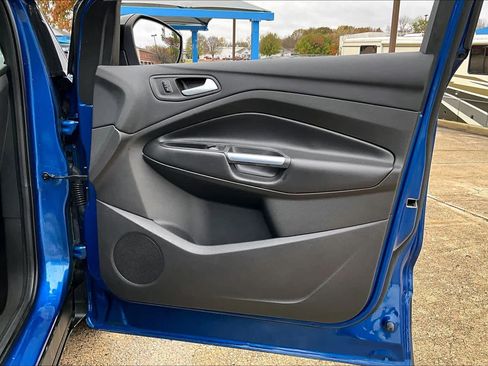 Used 2017 Ford Escape SE w/ SE Sport Appearance Package image 22