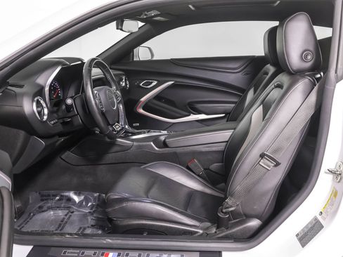 Used 2018 Chevrolet Camaro SS image 50