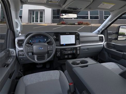 New 2025 Ford F250 XLT w/ Black Appearance Package image 9
