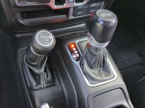 Used 2021 Jeep Wrangler Unlimited Sahara image 33