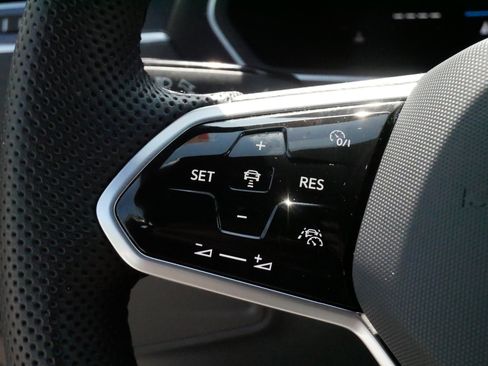 Certified 2024 Volkswagen Tiguan SE R-Line w/ MDO Package, Two-Row AWD/4WD image 25