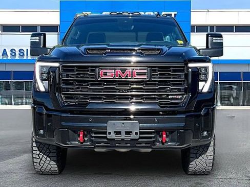 Used 2025 GMC Sierra 2500 AT4X AWD/4WD image 2