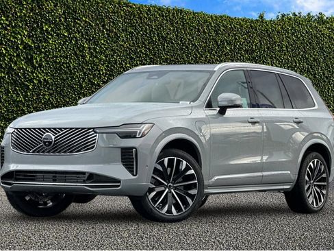 New 2026 Volvo XC90 T8 Plus w/ Protection Package Premier AWD/4WD image 2