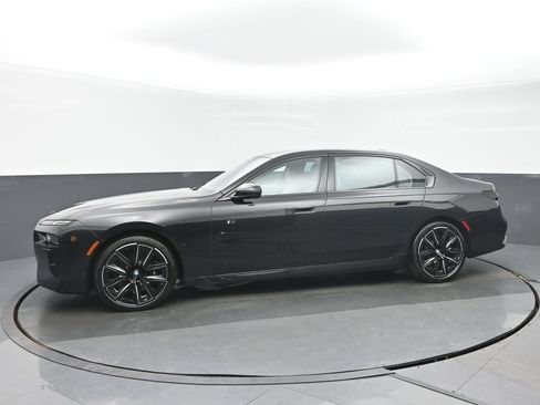 Used 2023 BMW 760i xDrive w/ Luxury Rear Seating Package AWD/4WD image 6