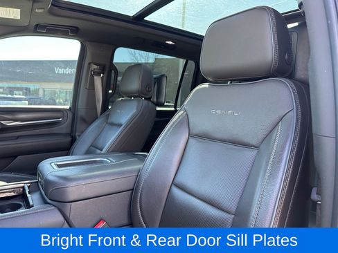 Used 2021 GMC Yukon XL Denali w/ Denali Ultimate Package image 22