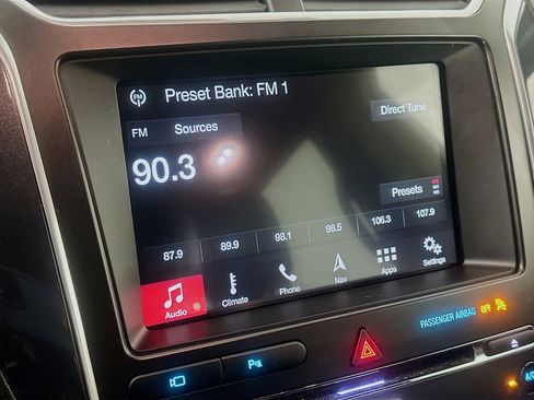 Used 2018 Ford Explorer Limited image 19