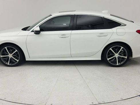 Used 2023 Honda Civic Touring image 4