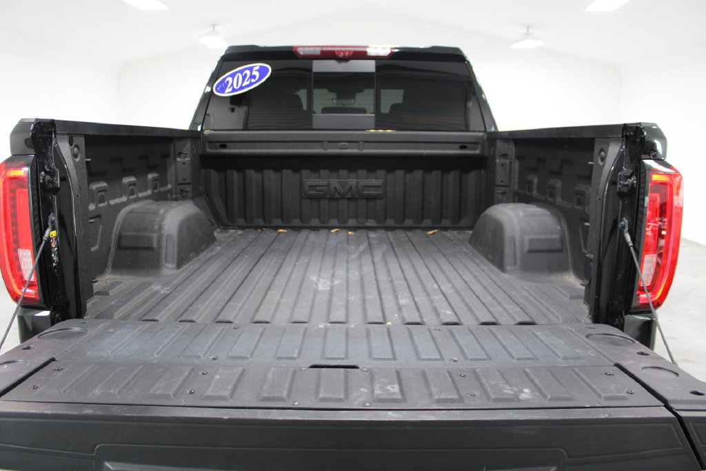 Used 2025 GMC Sierra 1500 AT4 w/ AT4 Premium Package AWD/4WD image 27