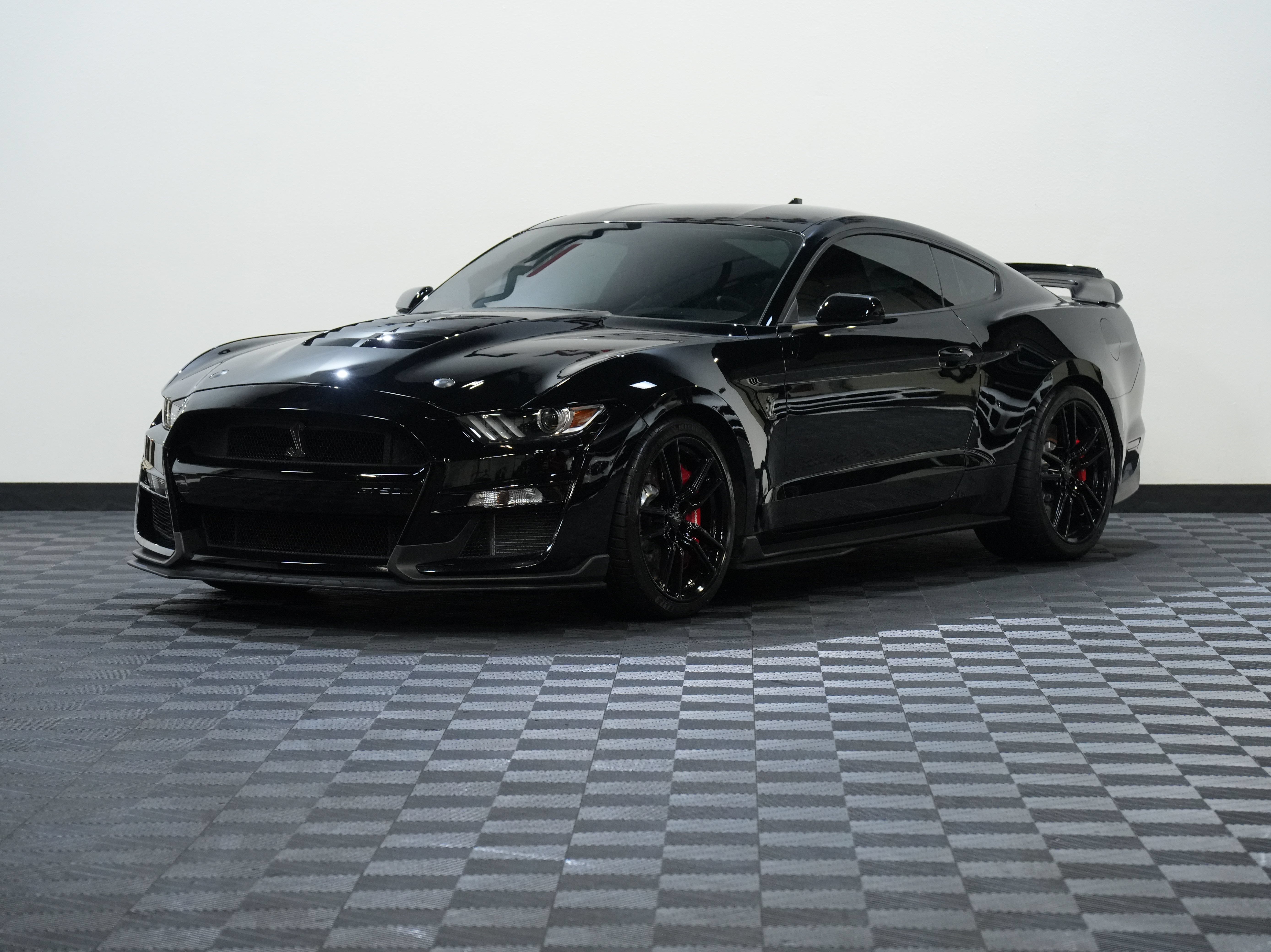 Used 2021 Ford Mustang Shelby GT500 RWD image 3