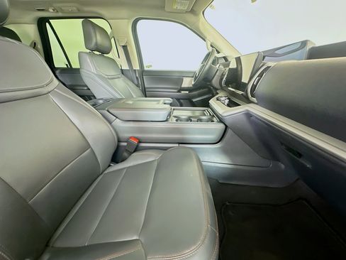 Used 2025 Ford Expedition Max Active AWD/4WD image 33