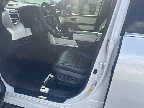 Used 2023 Toyota Sequoia Capstone AWD/4WD image 8