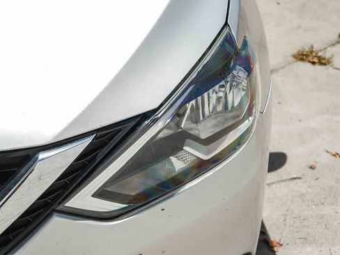 Used 2017 Nissan Sentra S FWD image 8