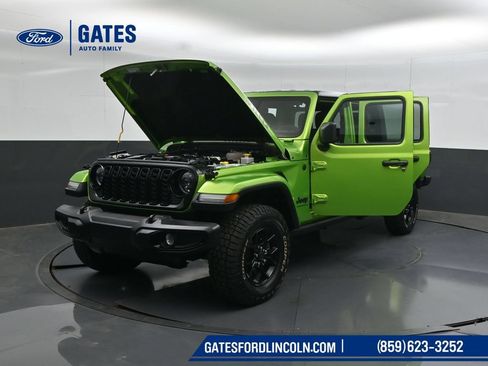 Used 2025 Jeep Gladiator Sport AWD/4WD image 55