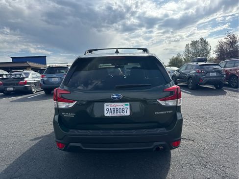 Used 2022 Subaru Forester Premium w/ Popular Package #2 AWD/4WD image 6