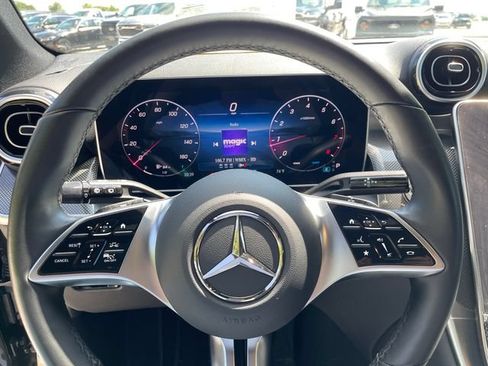 Used 2025 Mercedes-Benz GLC 300 4MATIC image 29