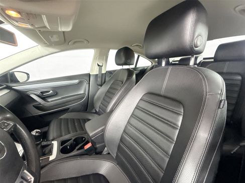 Used 2013 Volkswagen CC Sport image 3
