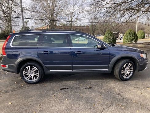 Used 2015 Volvo XC70 3.2 Platinum image 2