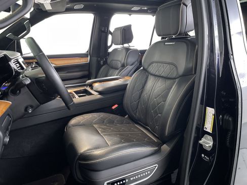 Used 2022 Jeep Grand Wagoneer Series III w/ Flexible Seating Group image 12