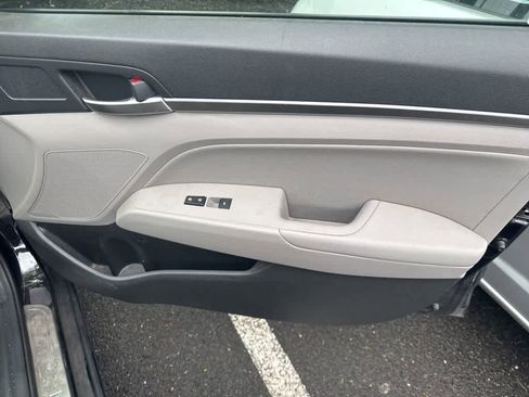 Used 2020 Hyundai Elantra SEL FWD image 15