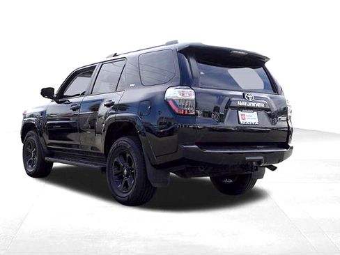 Certified 2024 Toyota 4Runner SR5 AWD/4WD image 7