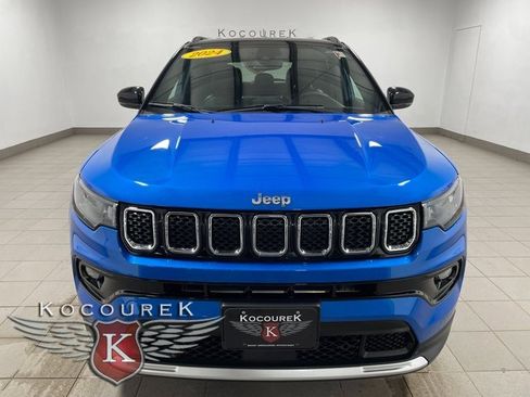 Used 2024 Jeep Compass Limited image 2