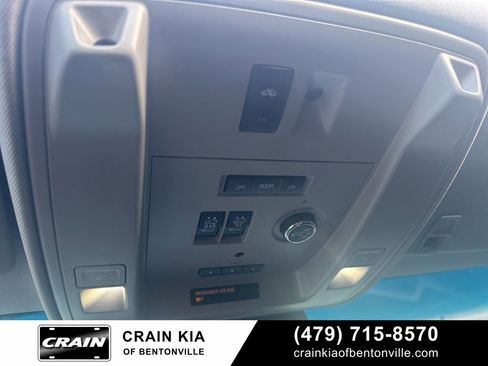 Used 2017 GMC Yukon Denali w/ Open Road Package AWD/4WD image 28