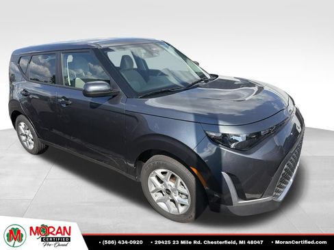 Used 2025 Kia Soul LX w/ LX Technology Package FWD image 2