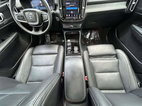 Certified 2025 Volvo XC40 B5 Plus AWD/4WD image 13