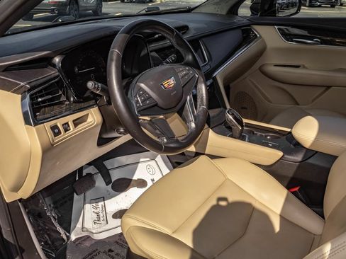 Used 2019 Cadillac XT5 FWD image 15