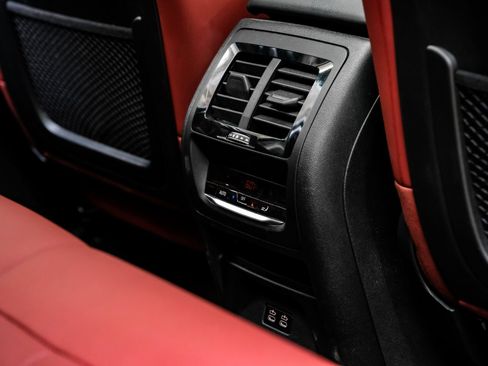 Used 2025 BMW X4 xDrive30i w/ Premium Package image 39