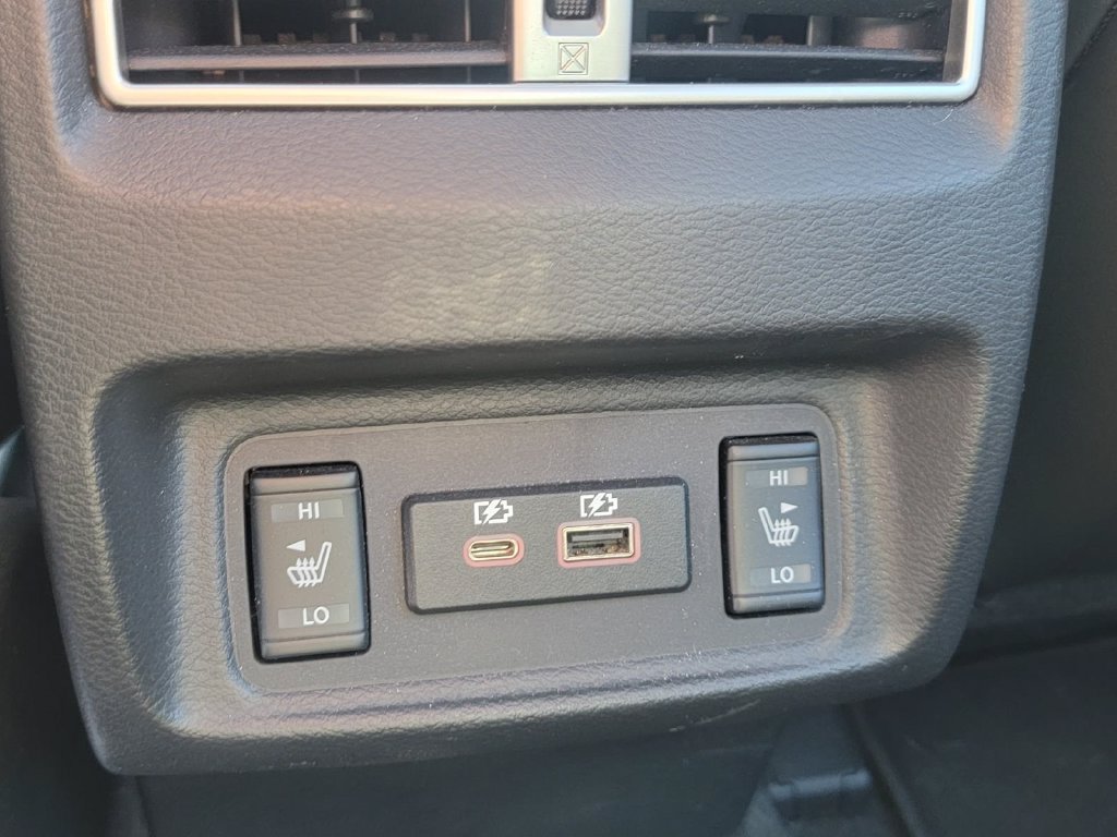 Used 2023 Nissan Maxima Platinum w/ Sport Mat Group FWD image 31