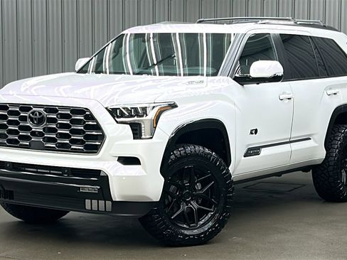 Used 2025 Toyota Sequoia Platinum image 1