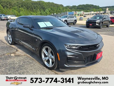 Used 2020 Chevrolet Camaro SS RWD image 2