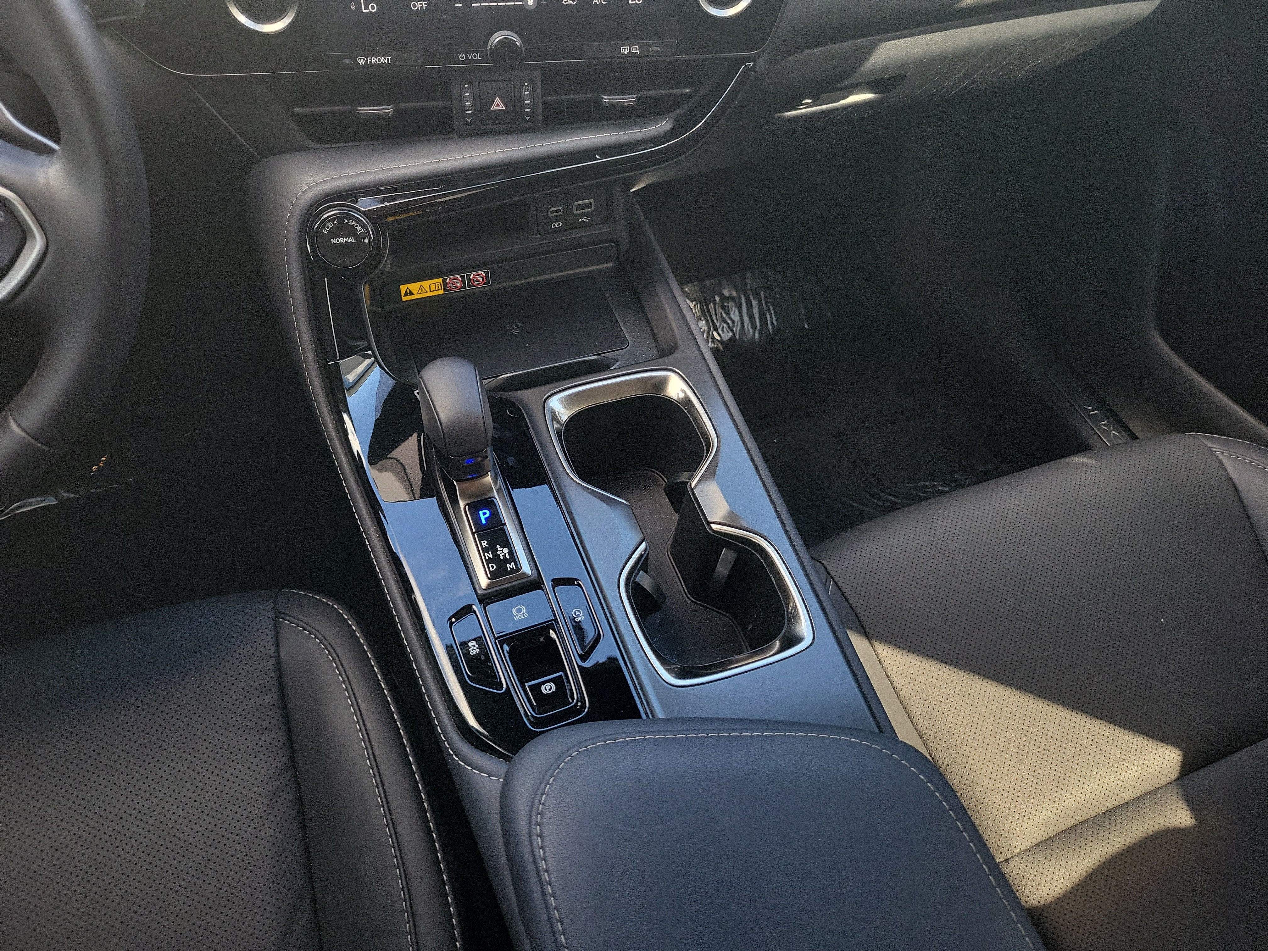 Used 2025 Lexus NX 250 FWD w/ Accessory Package (Z2) image 18
