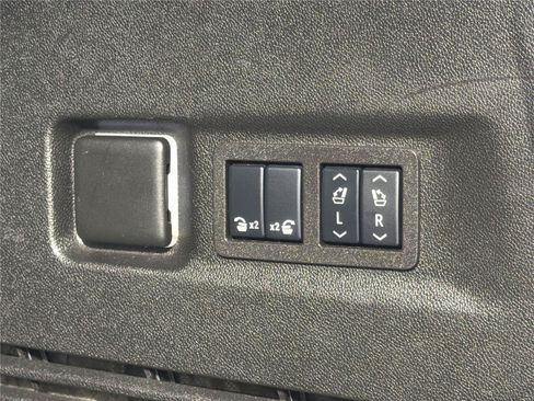 Certified 2024 GMC Yukon XL Denali RWD image 18