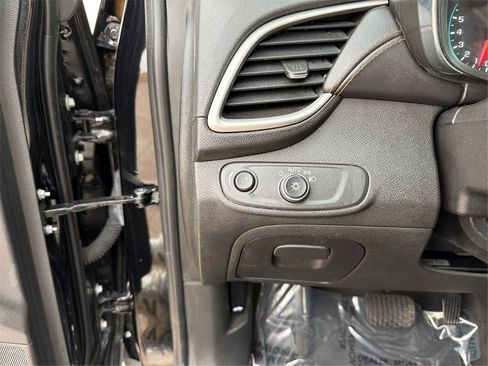 Used 2017 Chevrolet Trax LS image 18