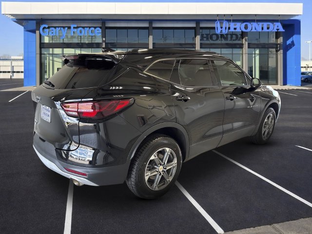 Used 2024 Chevrolet Blazer LT w/ Convenience Package FWD image 2