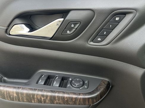 Used 2022 GMC Acadia Denali w/ Denali Ultimate Package image 23