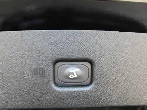 Used 2023 Lincoln Nautilus Reserve w/ Monochromatic Package image 22