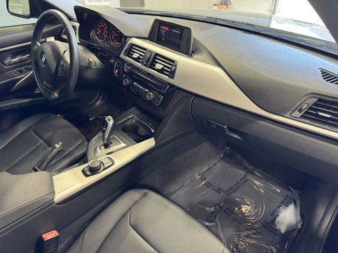 Used 2018 BMW 320i Sedan image 5
