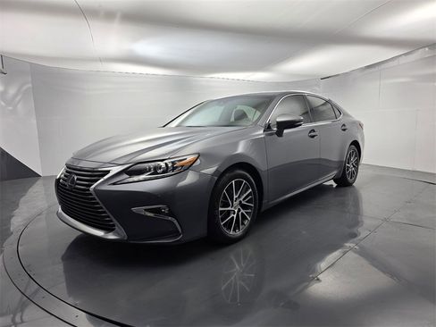 Used 2018 Lexus ES 350 w/ Luxury Package w/Wood Trim image 8