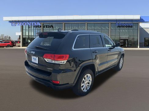 Used 2014 Jeep Grand Cherokee Laredo w/ 18" Wheel & 8.4" Radio Group AWD/4WD image 3