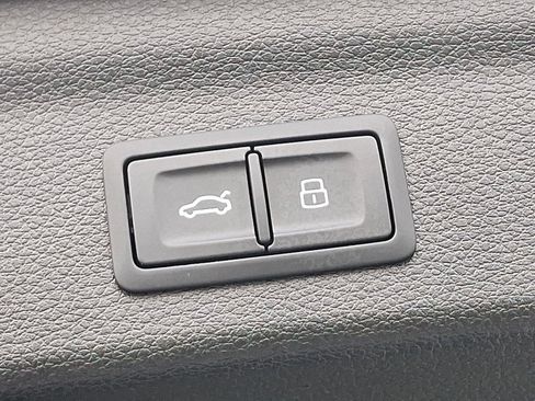 Used 2025 Audi Q3 2.0T Premium Plus w/ Premium Plus Package image 30