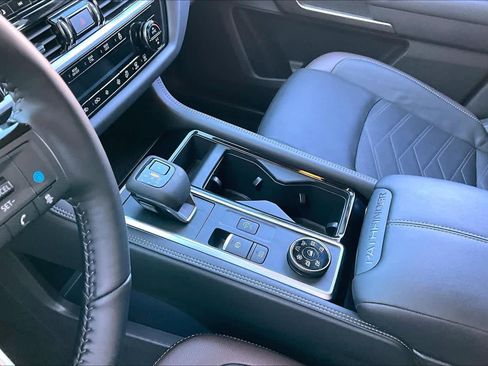 Used 2024 Nissan Pathfinder Platinum w/ Cargo Package image 14