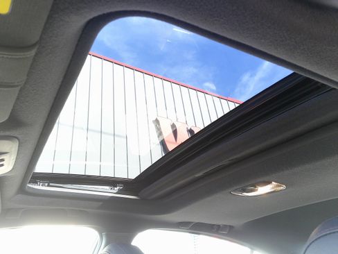 Used 2022 Jeep Grand Cherokee L Laredo image 15