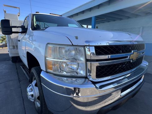 Used 2013 Chevrolet Silverado 3500 W/T image 1